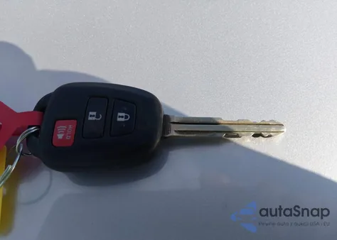 2014 Toyota Rav4 Xle z USA, uszkodzony, nr VIN 2T3WFREV6EW084068